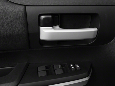2017 Toyota Tundra SR5 5.7L V8