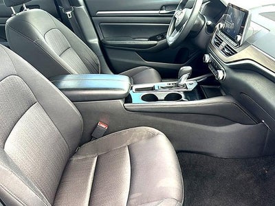 2023 Nissan Altima 2.5 SV Sedan