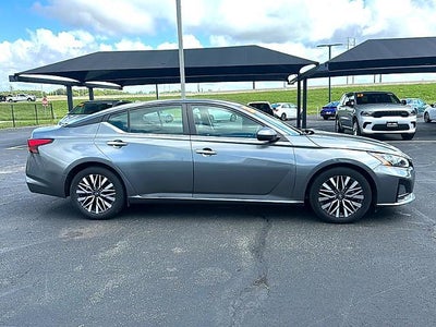 2023 Nissan Altima 2.5 SV Sedan