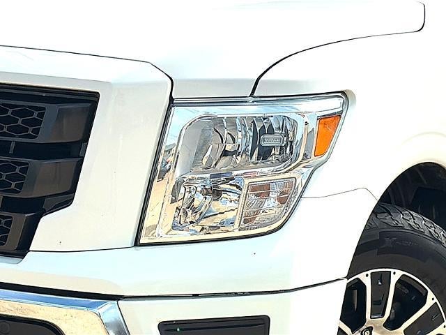2021 Nissan Titan 4x4 Crew Cab SV