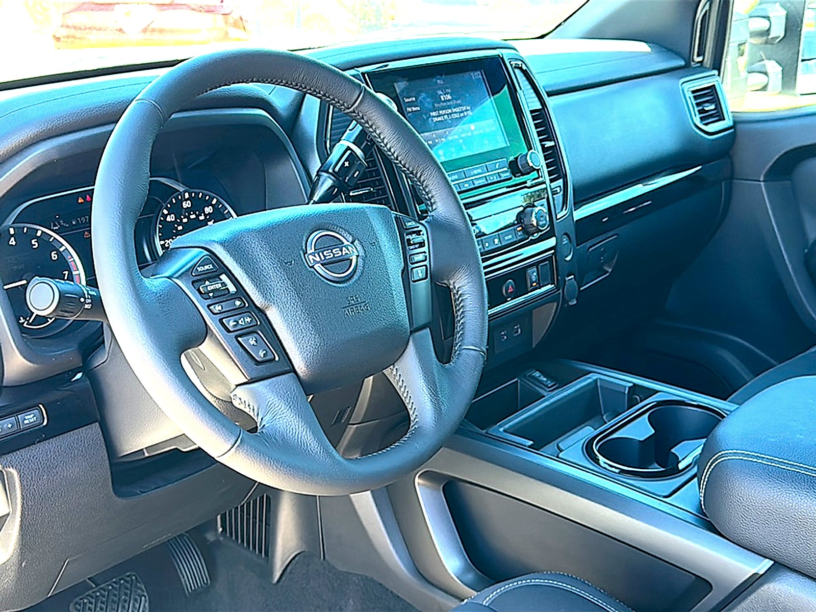 2023 Nissan TITAN Crew Cab SV 4x2