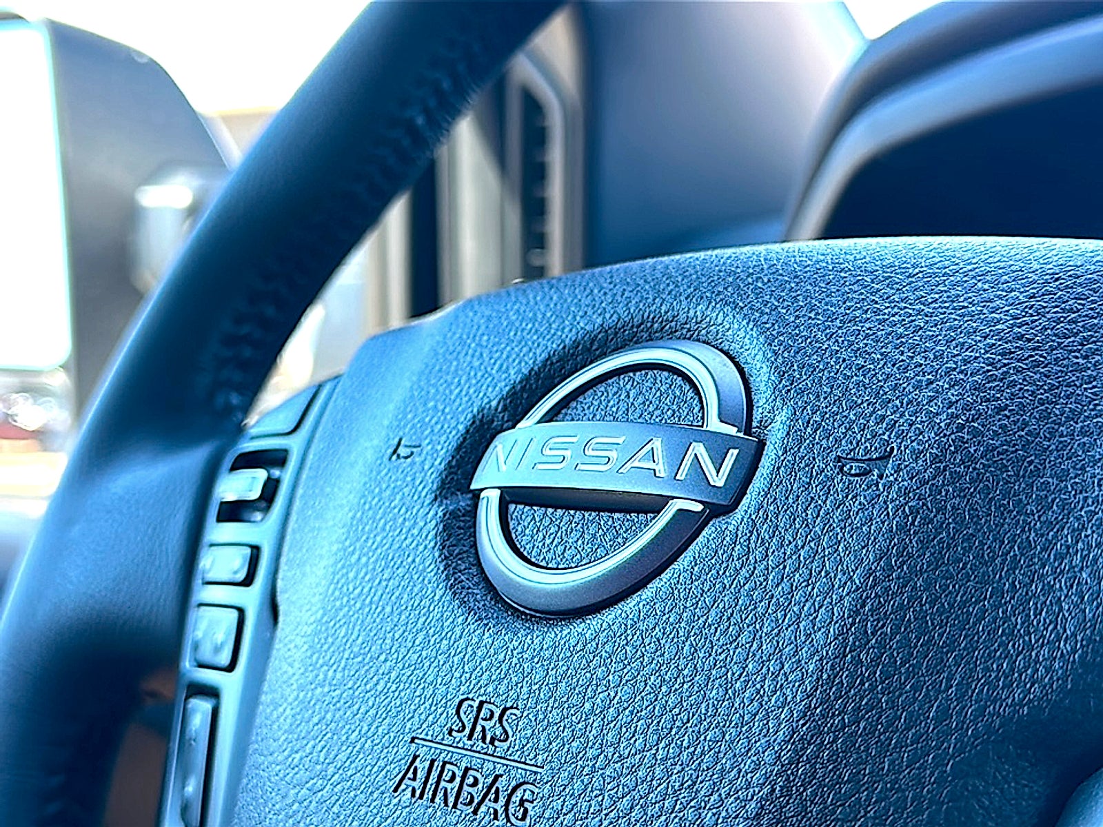 2023 Nissan TITAN Crew Cab SV 4x2