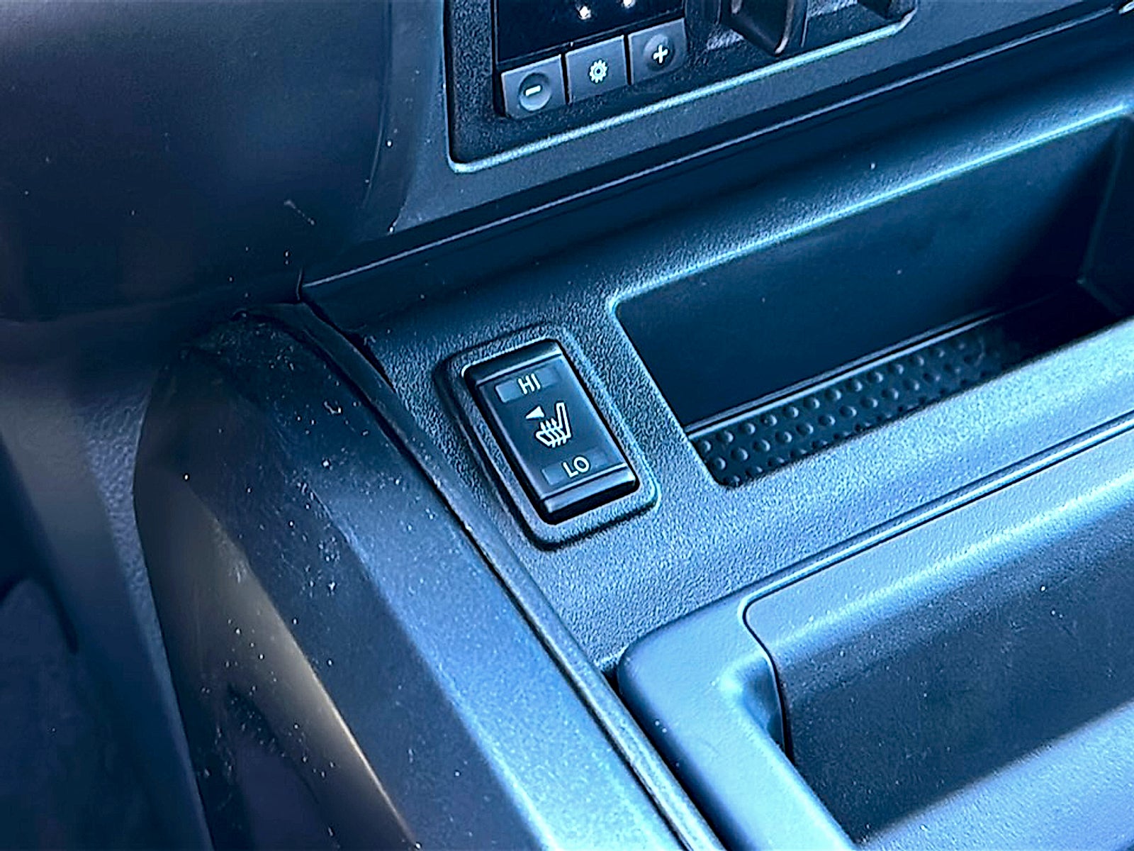 2023 Nissan TITAN Crew Cab SV 4x2