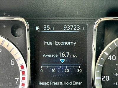 2017 Nissan Titan 4x2 Crew Cab SV