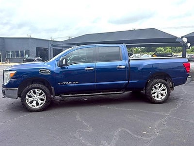 2017 Nissan Titan XD 4x4 Gas Crew Cab SV