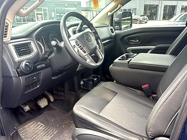 2017 Nissan Titan XD 4x4 Gas Crew Cab SV