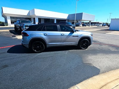 2025 Volkswagen Atlas Cross Sport 2.0T SEL R-Line Black