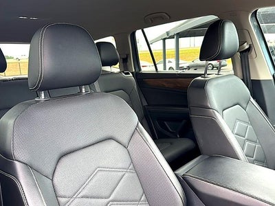 2025 Volkswagen Atlas 2.0T SE w/Technology FWD
