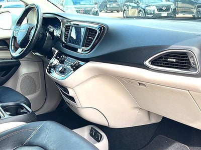 2019 Chrysler Pacifica Touring L FWD