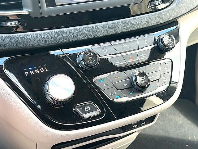 2019 Chrysler Pacifica Touring L FWD