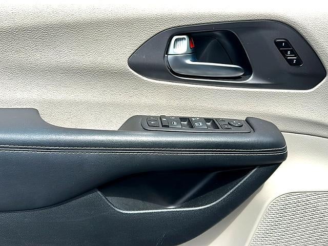 2023 Chrysler Pacifica Touring L FWD