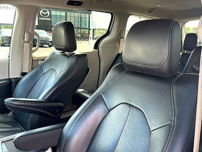 2022 Chrysler Pacifica Touring L FWD