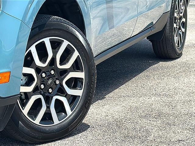2023 Ford Maverick LARIAT FWD SuperCrew