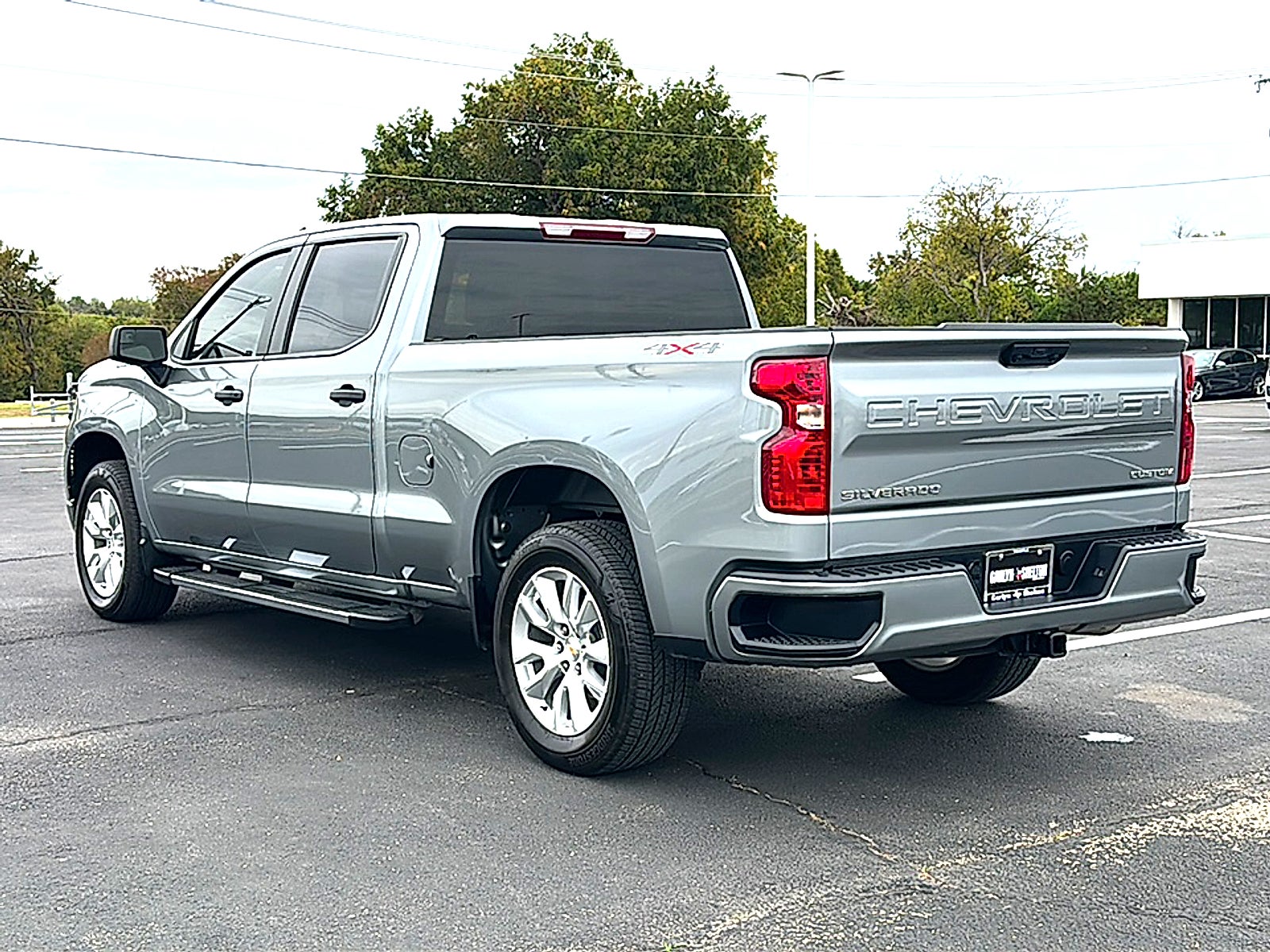 2026 Chevrolet Silverado 1500 4WD Crew Cab Standard Bed Custom