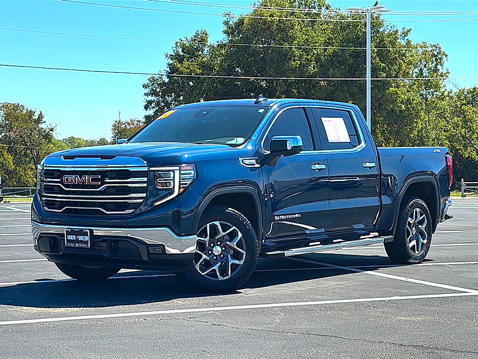 2023 GMC Sierra 1500 4WD Crew Cab Short Box SLT