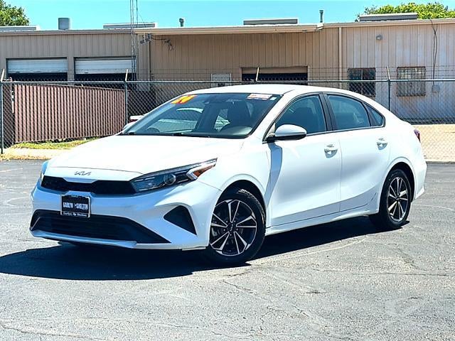 2024 Kia Forte LXS IVT