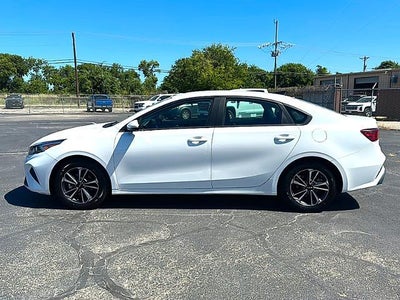 2024 Kia Forte LXS IVT
