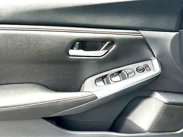 2025 Nissan Sentra SR CVT