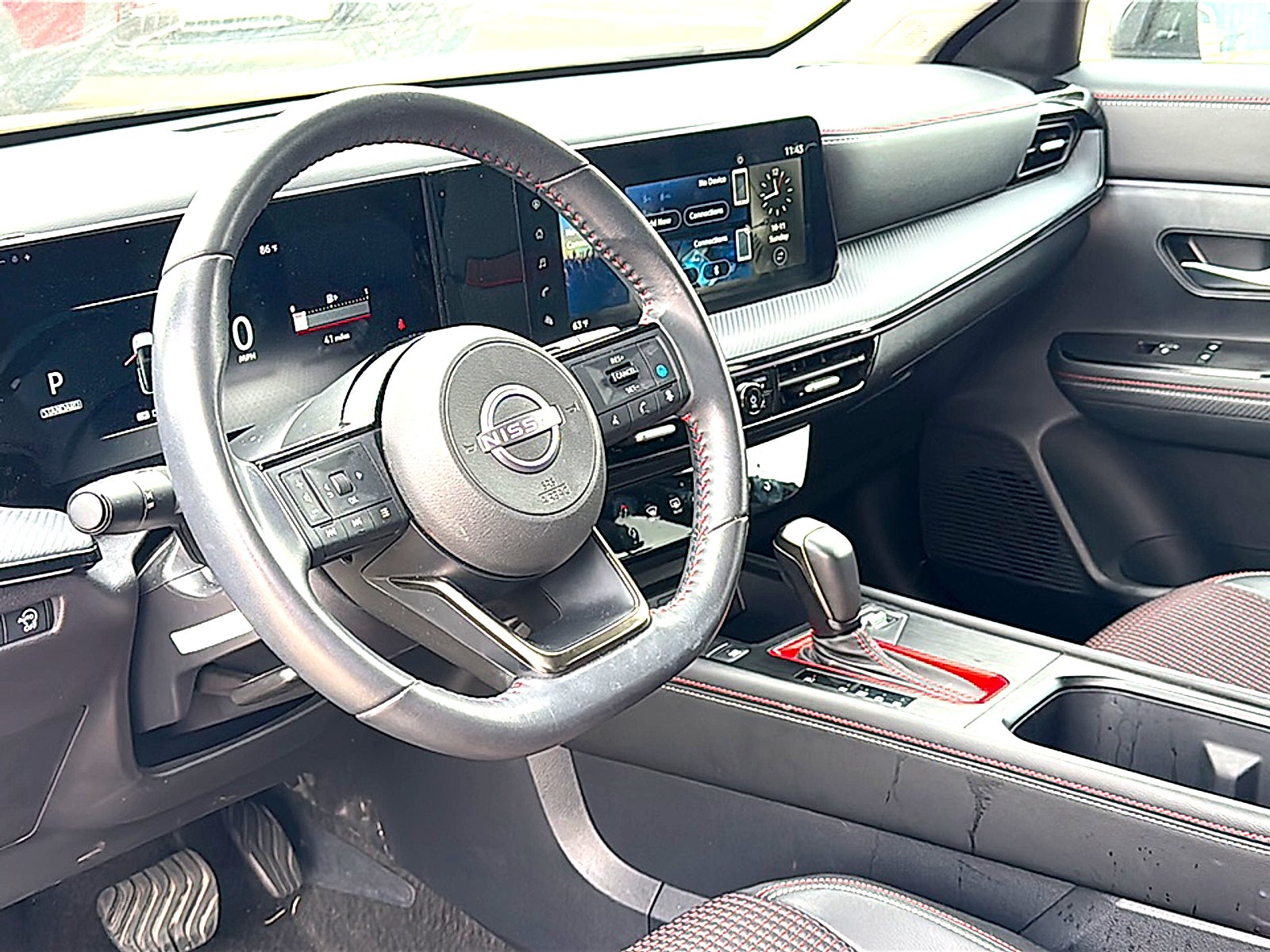 2025 Nissan Kicks SR FWD