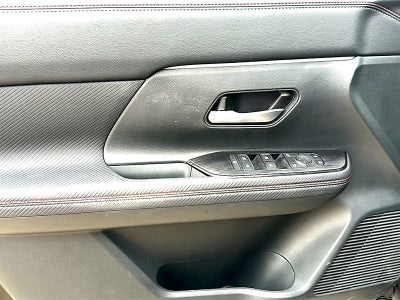 2025 Nissan Kicks SR FWD