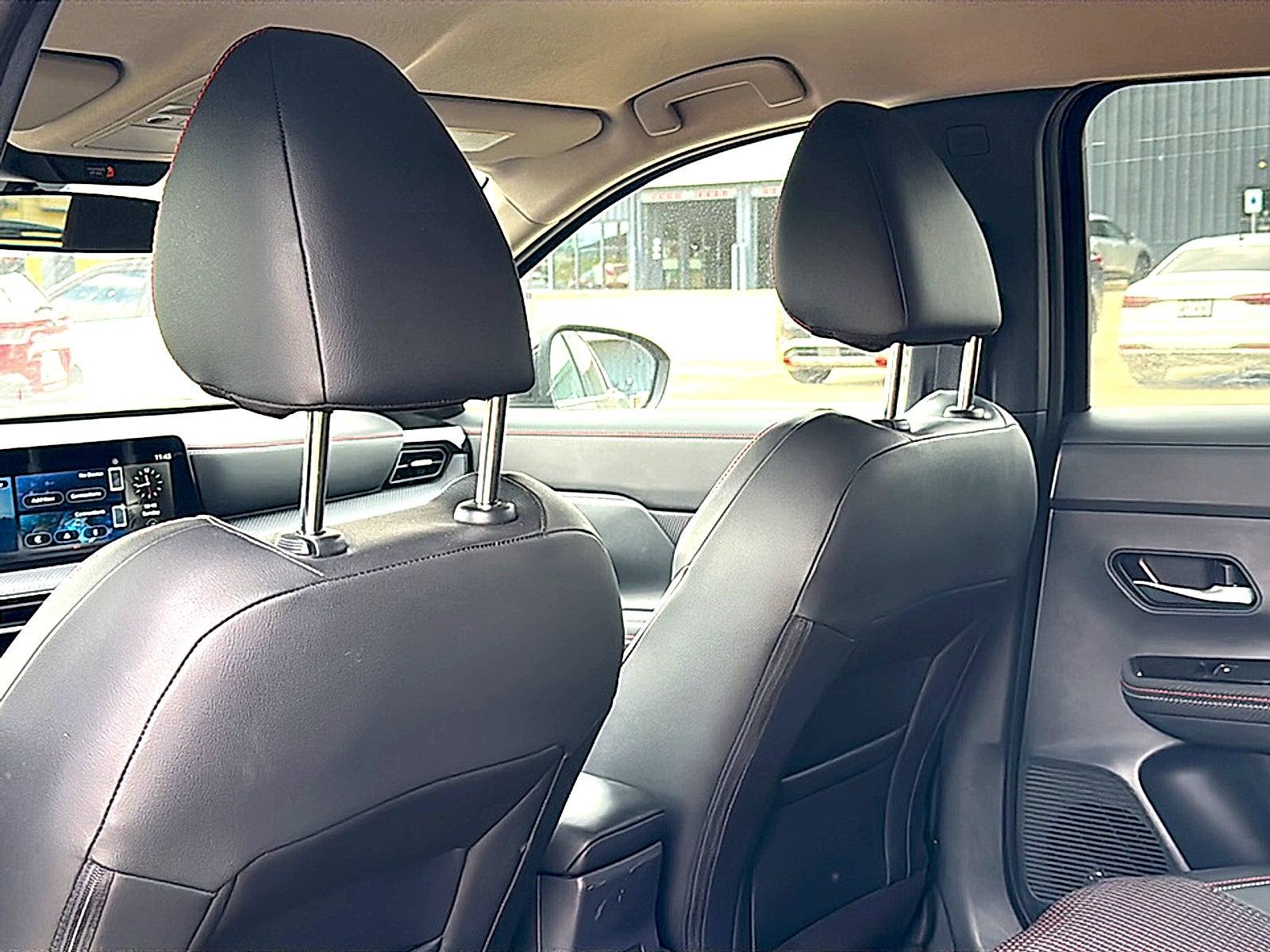 2025 Nissan Kicks SR FWD