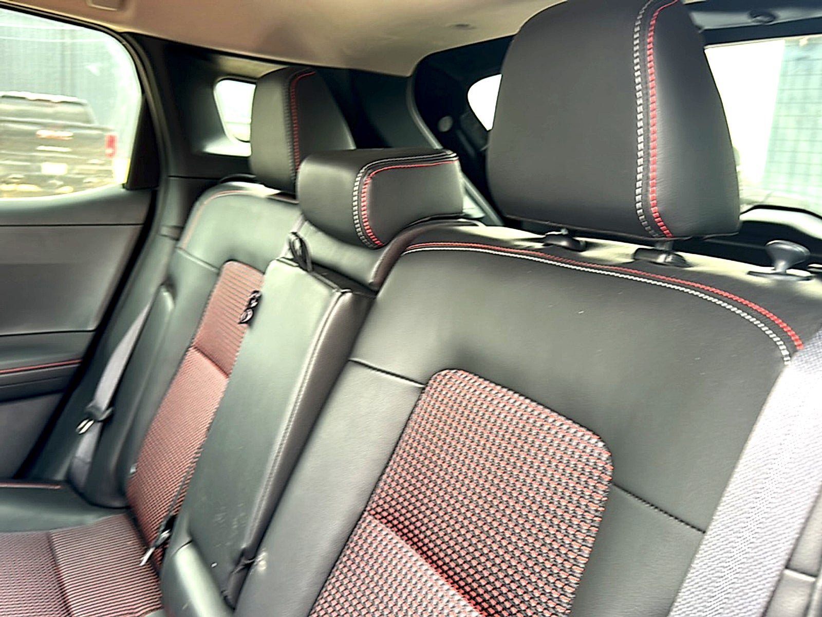 2025 Nissan Kicks SR FWD