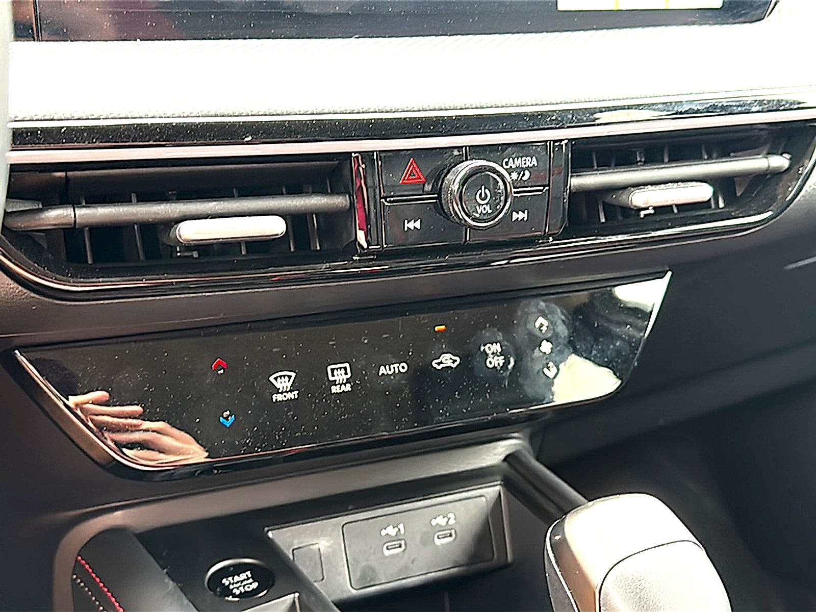 2025 Nissan Kicks SR FWD