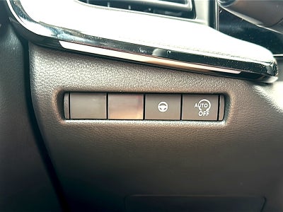 2025 Nissan Kicks SR FWD