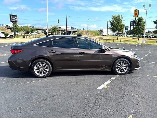 2019 Toyota Avalon XLE (SE)