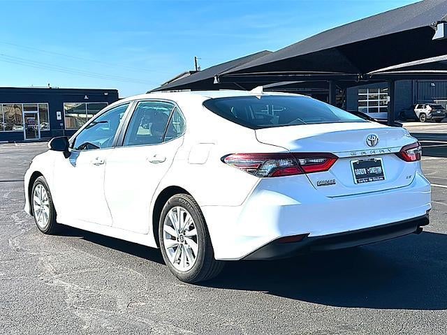 2024 Toyota Camry LE Auto (SE)