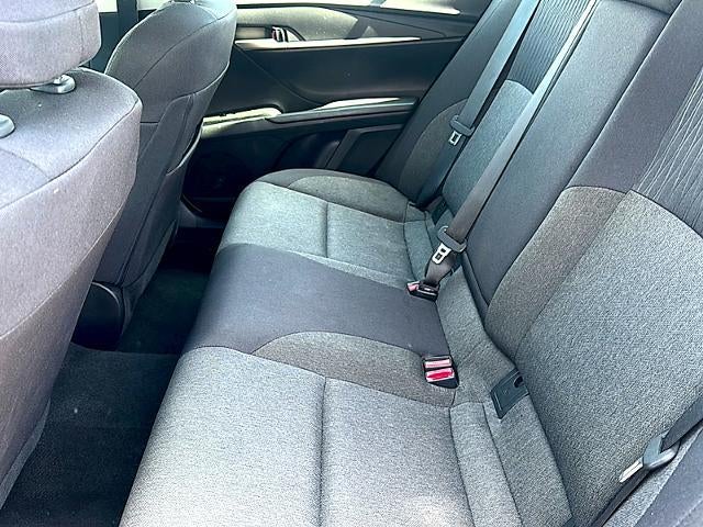 2025 Toyota Camry LE (SE)