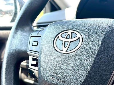 2025 Toyota Camry LE (SE)