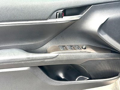 2024 Toyota Camry SE Auto (SE)