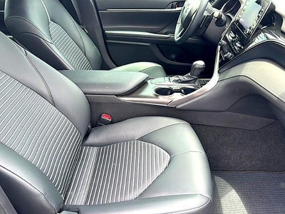 2024 Toyota Camry SE Auto (SE)