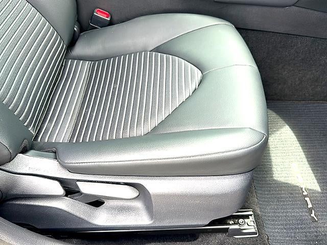 2024 Toyota Camry SE Auto (SE)