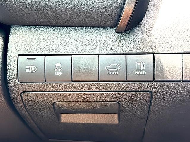 2024 Toyota Camry SE Auto (SE)