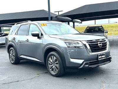 2025 Nissan Pathfinder SV 2WD