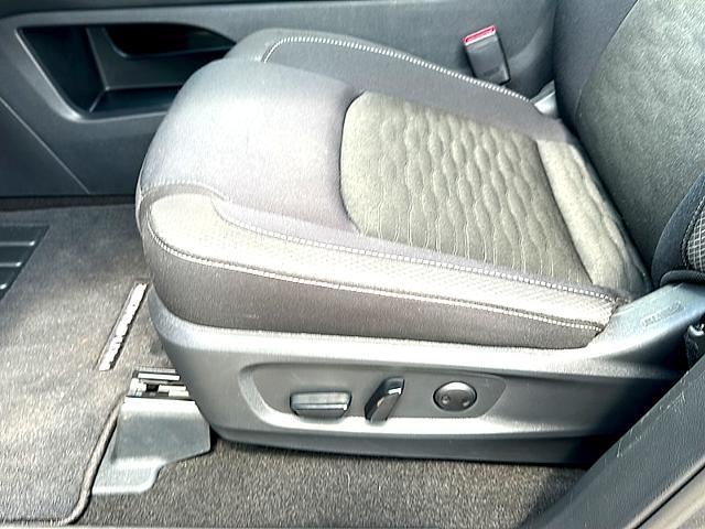 2025 Nissan Pathfinder SV 2WD