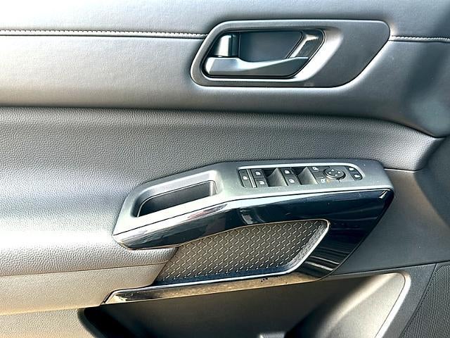 2025 Nissan Pathfinder SV 2WD