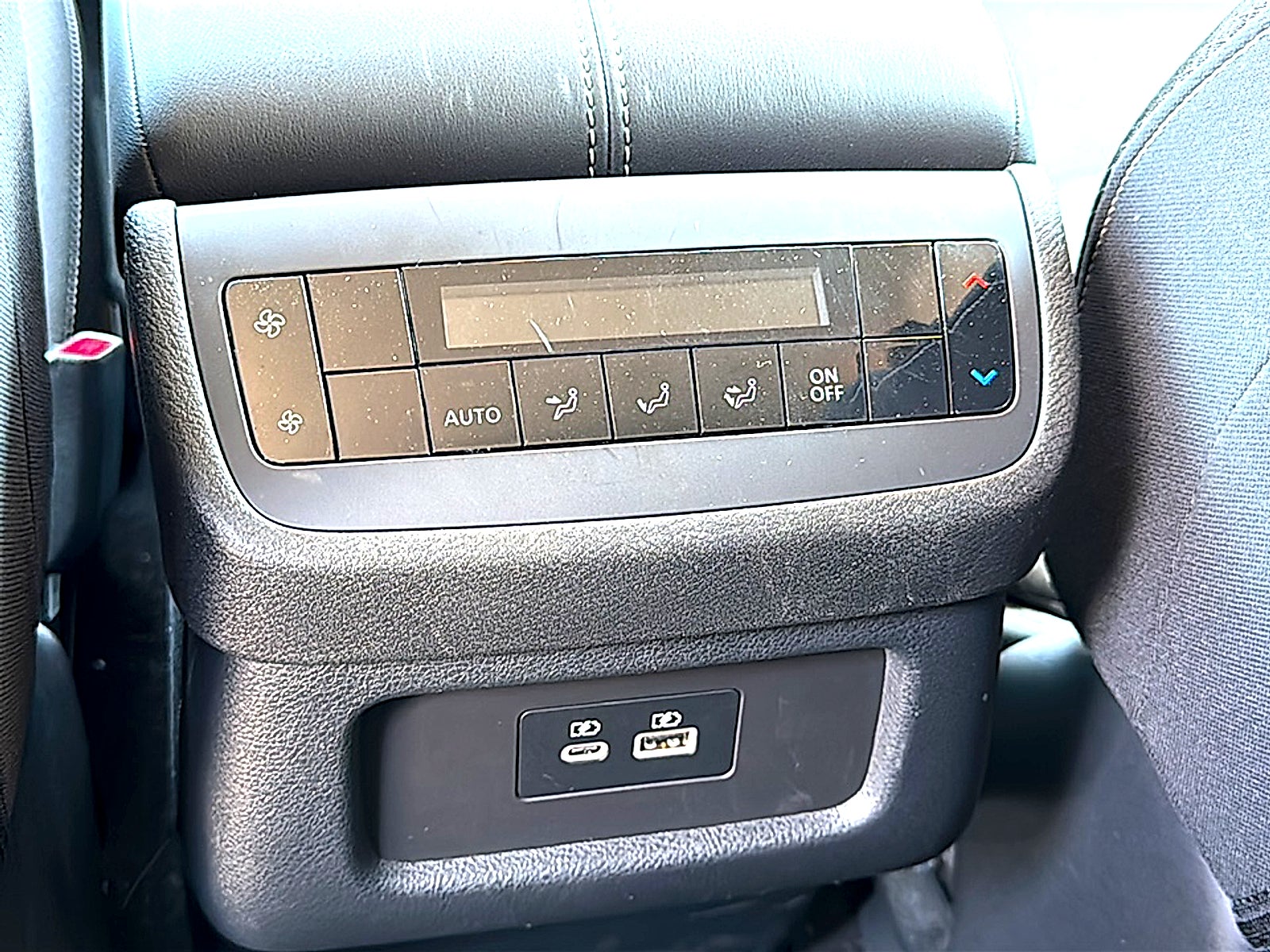 2024 Nissan Pathfinder SV FWD