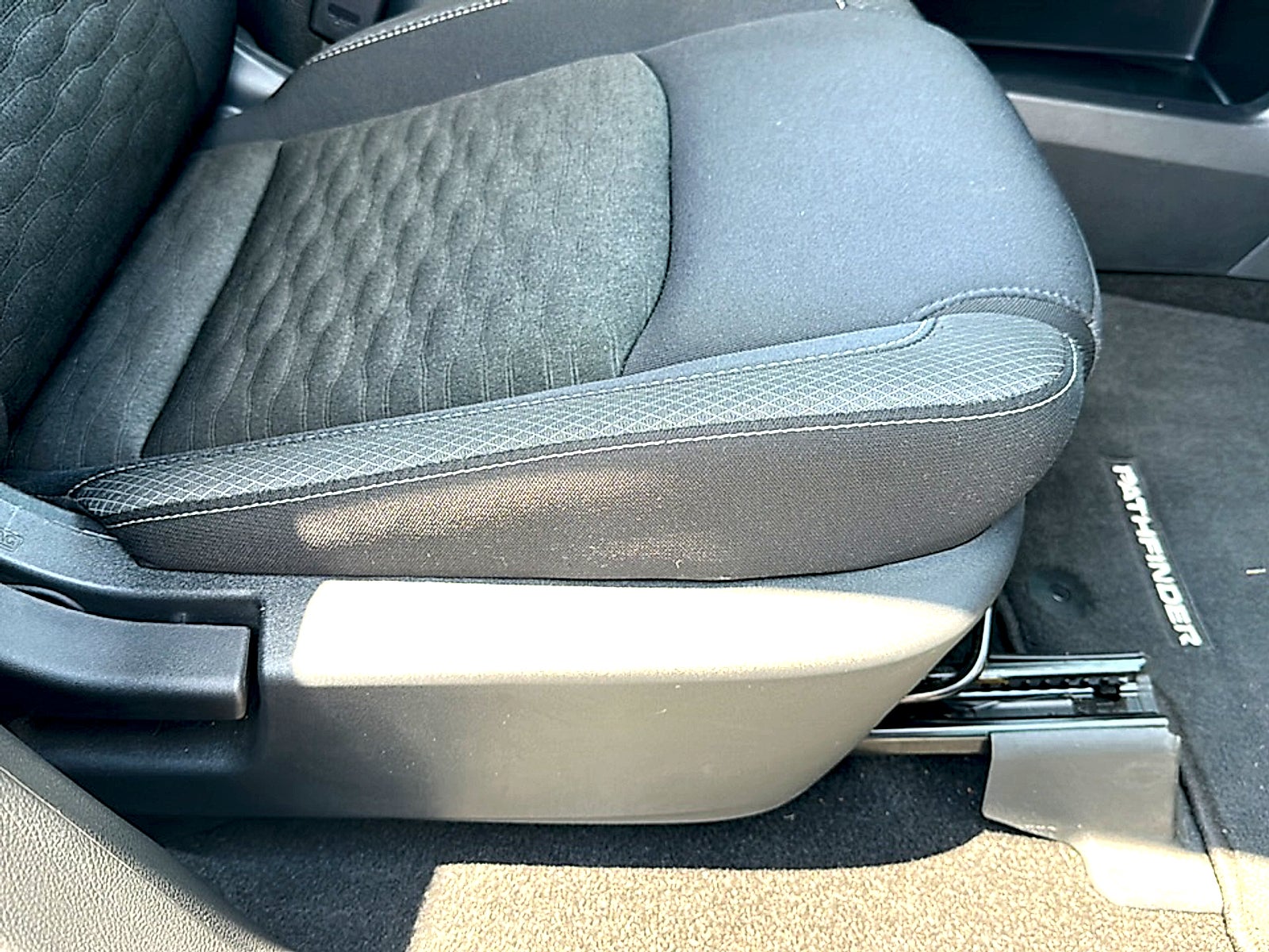 2024 Nissan Pathfinder SV FWD