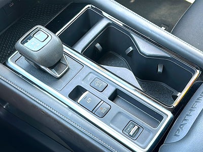 2024 Nissan Pathfinder SV FWD