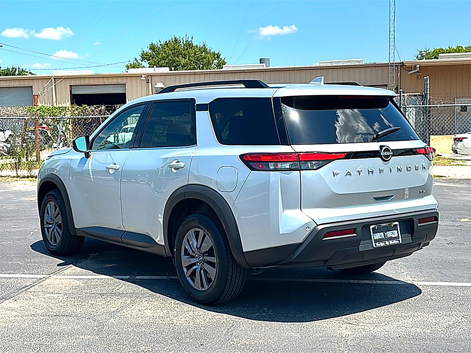 2024 Nissan Pathfinder SV FWD