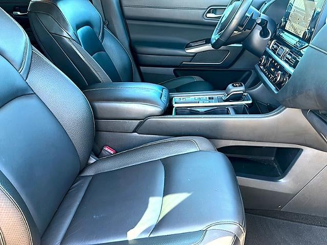 2024 Nissan Pathfinder SL 2WD