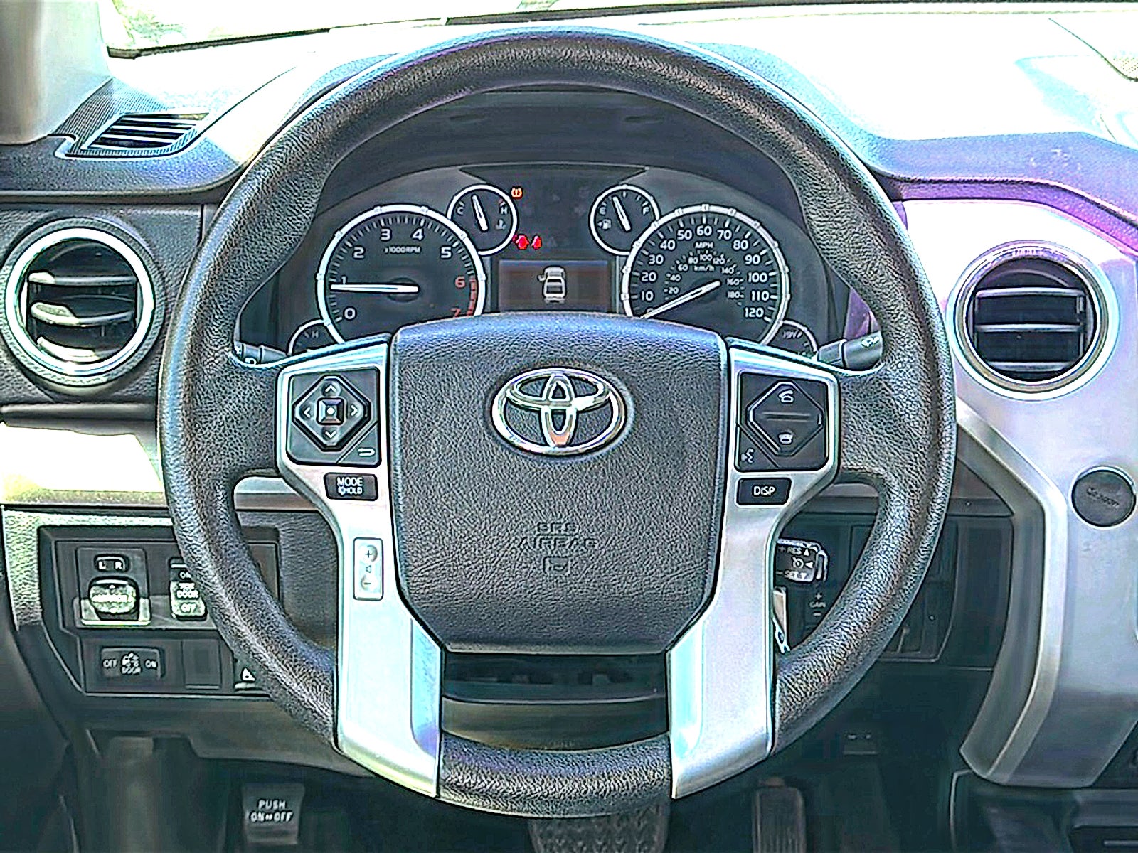 2017 Toyota Tundra SR5 5.7L V8