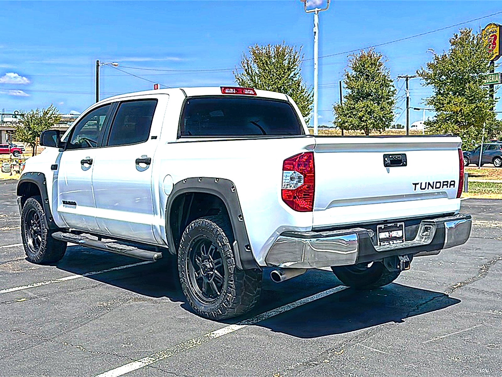 2017 Toyota Tundra SR5 5.7L V8