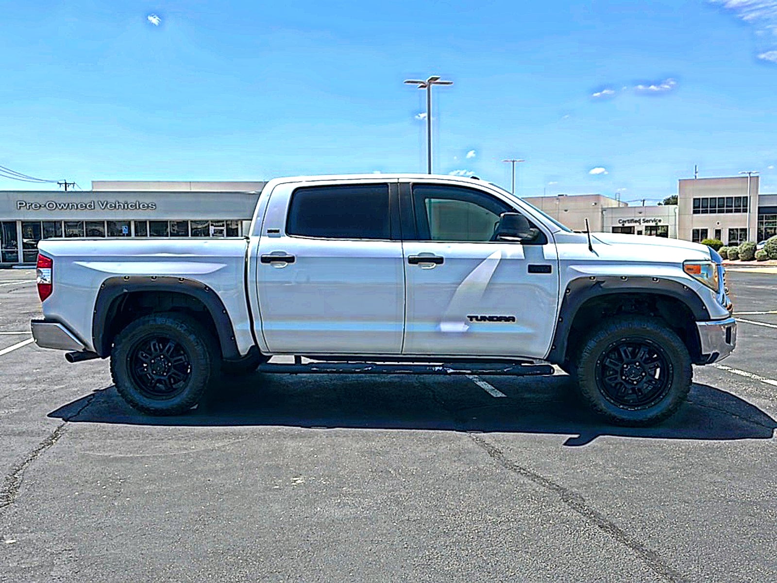 2017 Toyota Tundra SR5 5.7L V8
