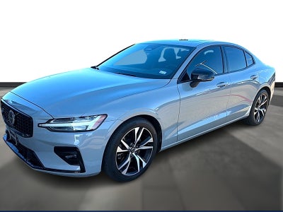 2024 Volvo S60 B5 Core Dark Theme