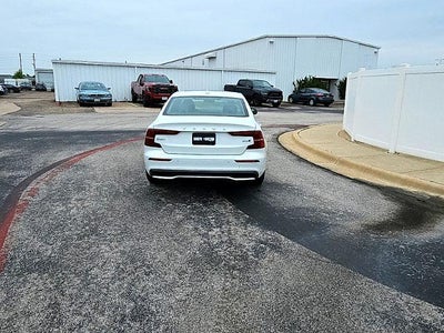 2024 Volvo S60 B5 AWD Core Dark Theme