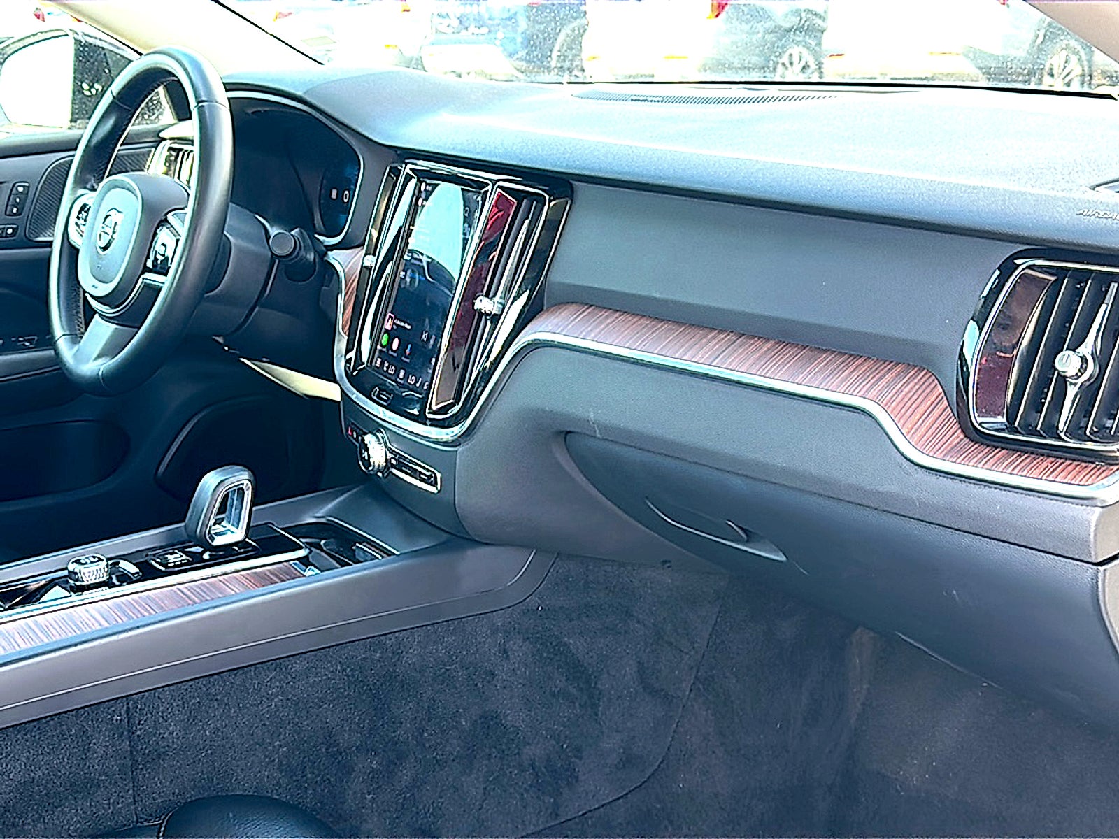 2024 Volvo S60 B5 Plus Dark Theme